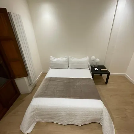 Apartman Cool For 4 At The Medieval Quarter *
