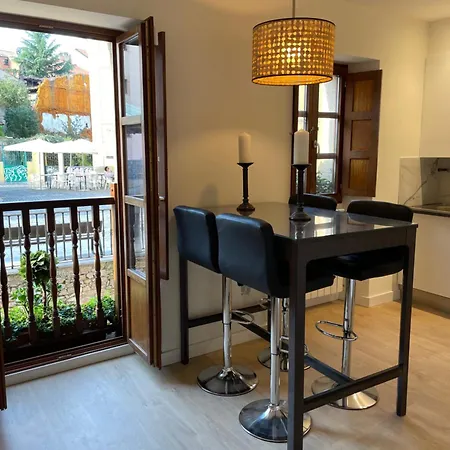 Apartman Cool For 4 At The Medieval Quarter *