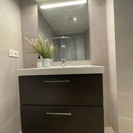 Cool For 4 At The Medieval Quarter Apartman Oviedo