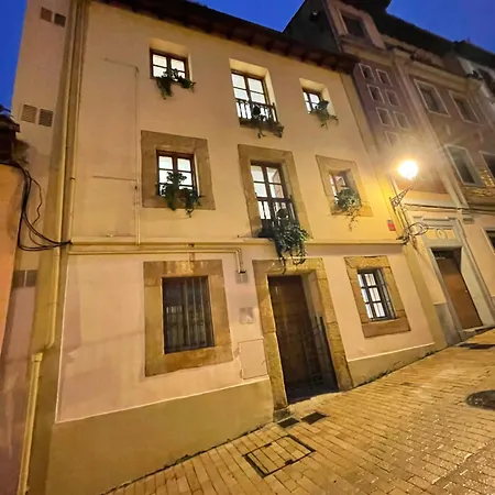 Apartman Cool For 4 At The Medieval Quarter
