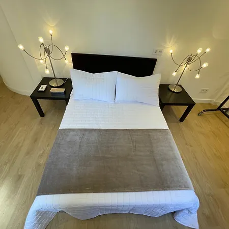 Cool For 4 At The Medieval Quarter Apartment *